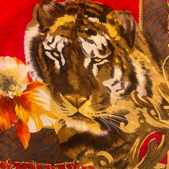 Adrienne Vittadini Vintage Tropical Pattern Silky Scarf (90cmx90cm) - Picture 3 of 5